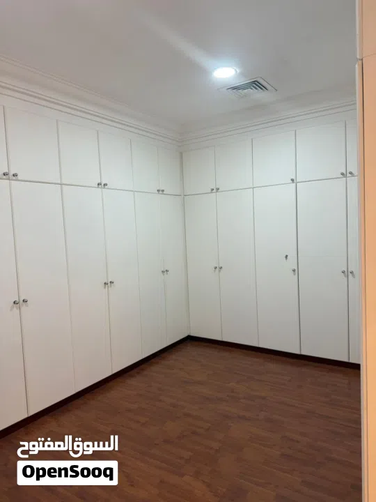 For Rent : Furnished Rooms for Executive Bachelors and Couples