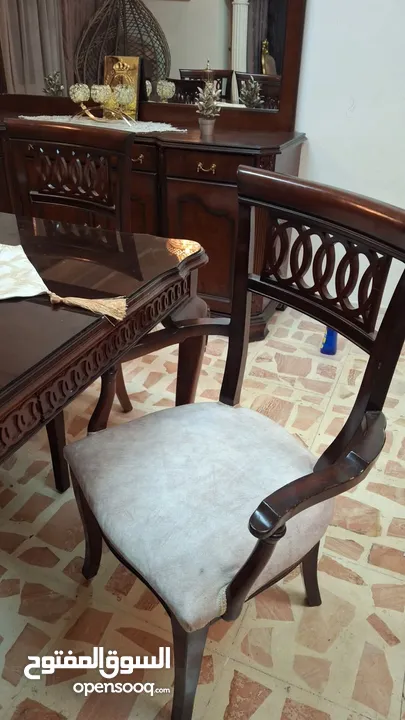 كنب وطاولة سفره استخدام شهرين
