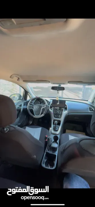 اوبل استرا 2012