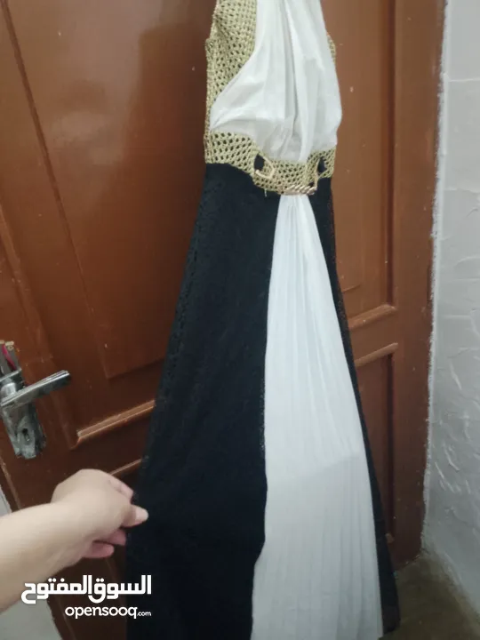 مجموعة فساتين للبيع او للايجار