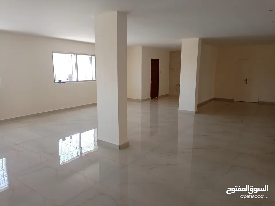 طابق كامل للأجار تجاري/ صناعات خفيفه مقابل مخابز جواد على الأتوستراد مباشره