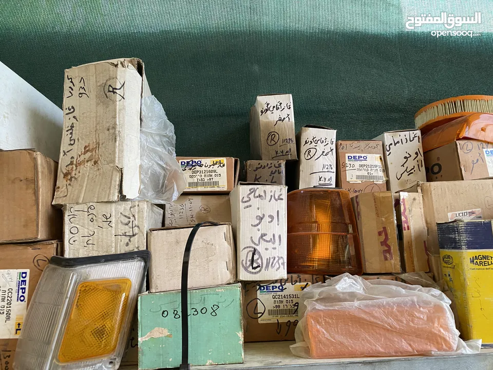 اضوية سيارات جديدة بالكرتونة