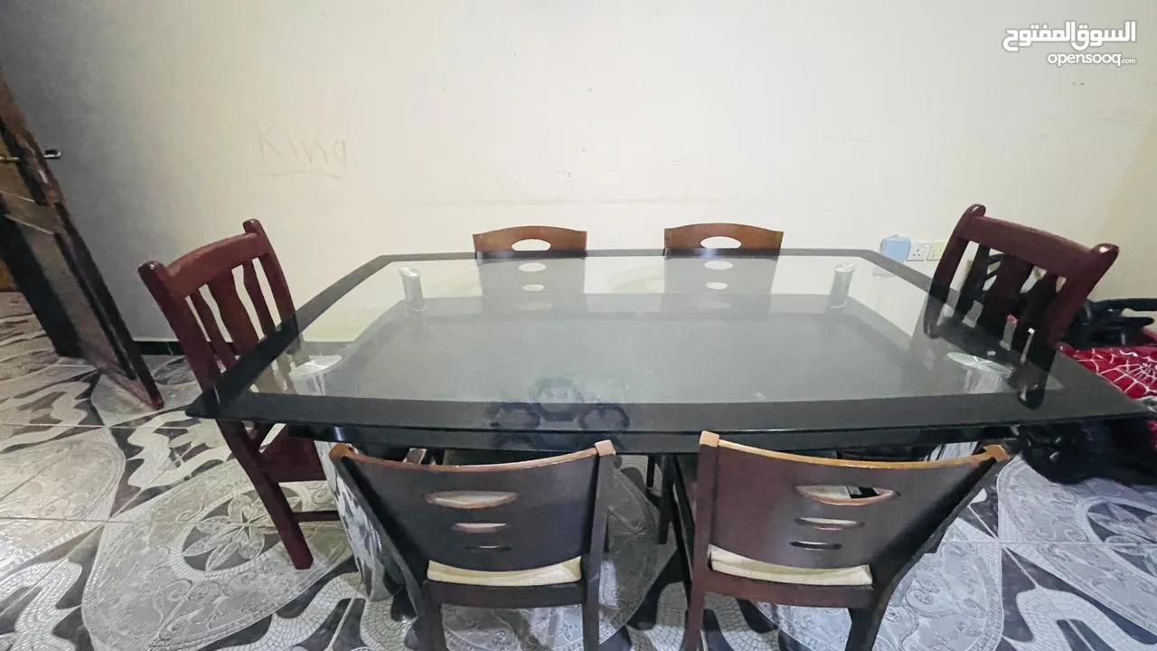 Used Dining table with Teflon double-class + 4 chair