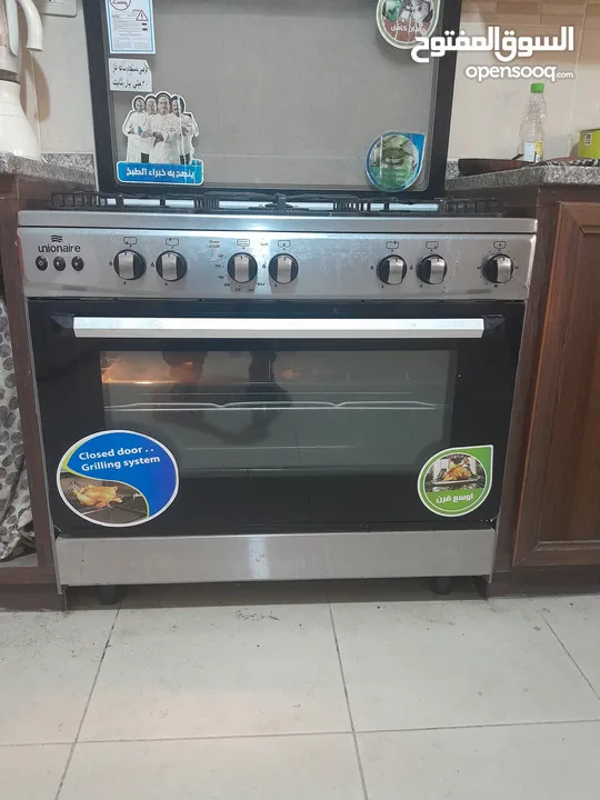 غاز مع فرن كبير للبيع بحالة ممتازة