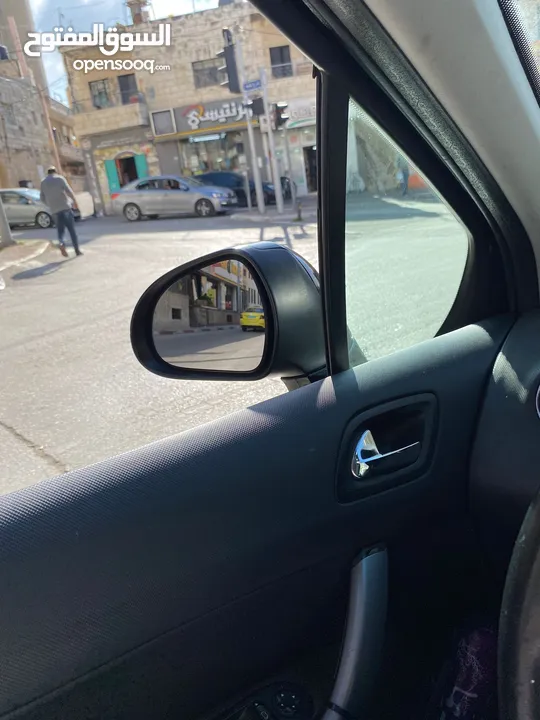 بيجو 301 العائلية 6+1