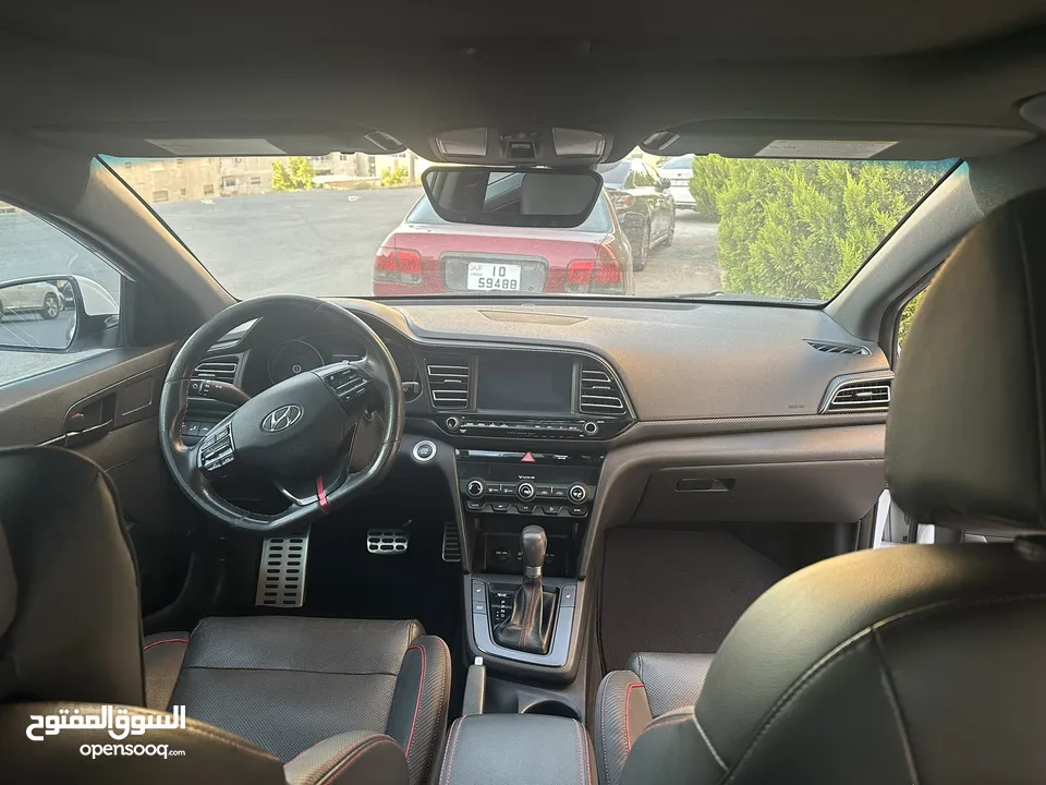 2019 Elentra Turbo.