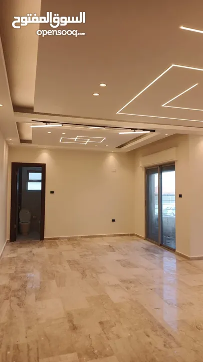 شقة مساحة 220م مميزة جداً للبيع طابقية كل طابق شقة / اسكان المهندسين مقابل منطقة حي الصحابة