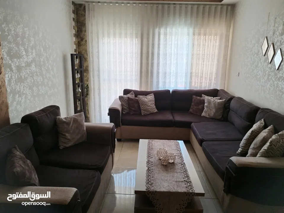 طقم كنب كورنر تفصيل خشب ثقيل سفنج عالي للتواصل
