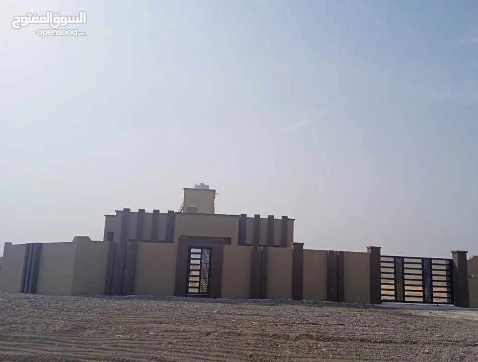 منزل جديد للبيع في ديل ال عبد السلام  مع امكانية تسديد القروض.