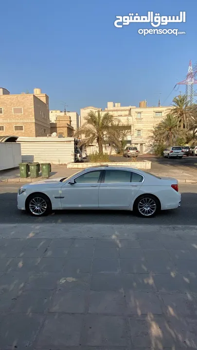 للبيع BMW حجم 730LI موديل 2012