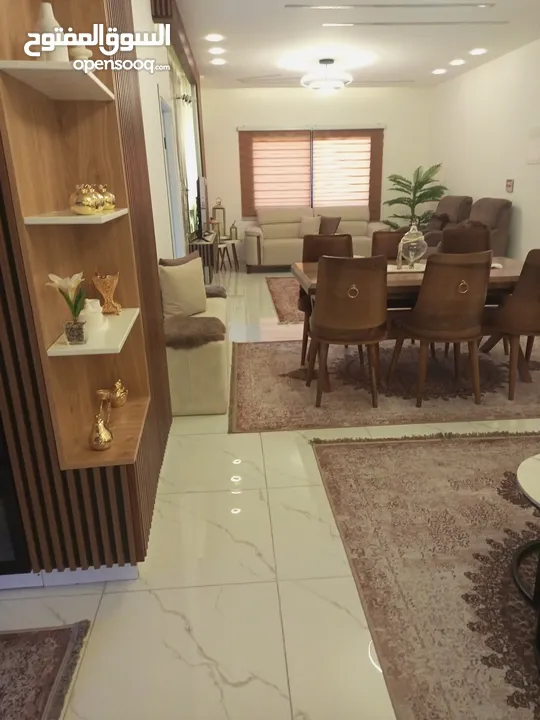 شقه للبيع في طولكرم مساحه 138متر ثلاث غرف وحمامين وصاله ومطبخ وبرندتين
