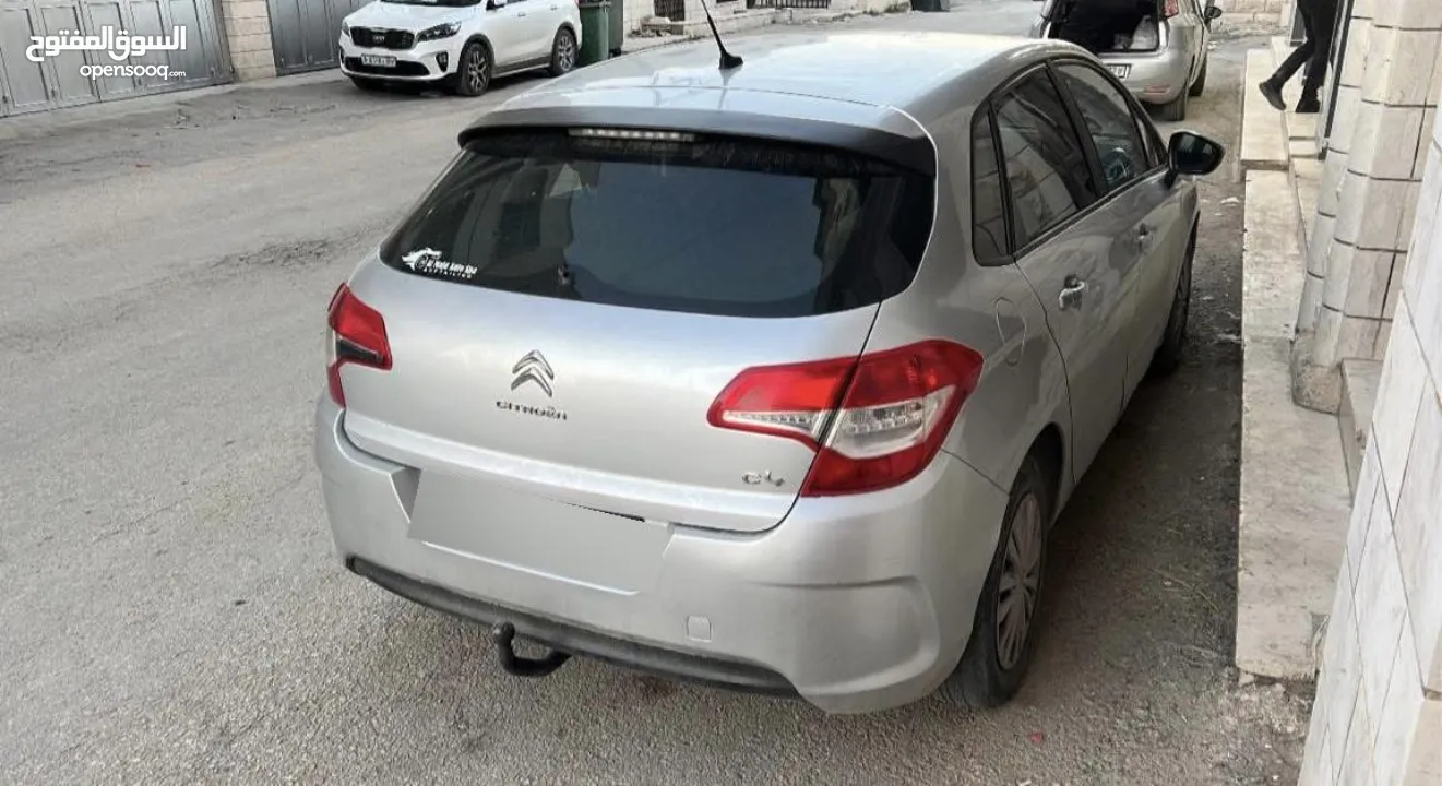 سياره بتمشي ابلاش قطارة وصفر خربات قير عادي مش اتوماتك