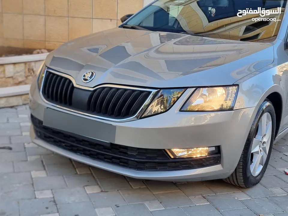 سكودا اوكتافيا انتاج 2018 ترخيص 2017 بنزين