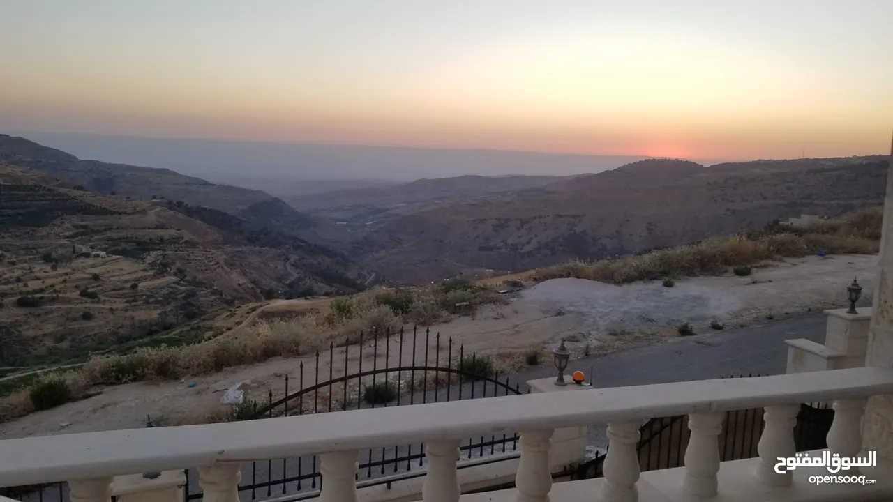 فيلا في عمان، اول مرج الحمام 3 دقائق عن دوار الدله ، حي نويران،  اراضي ناعور حوض ام عريجات