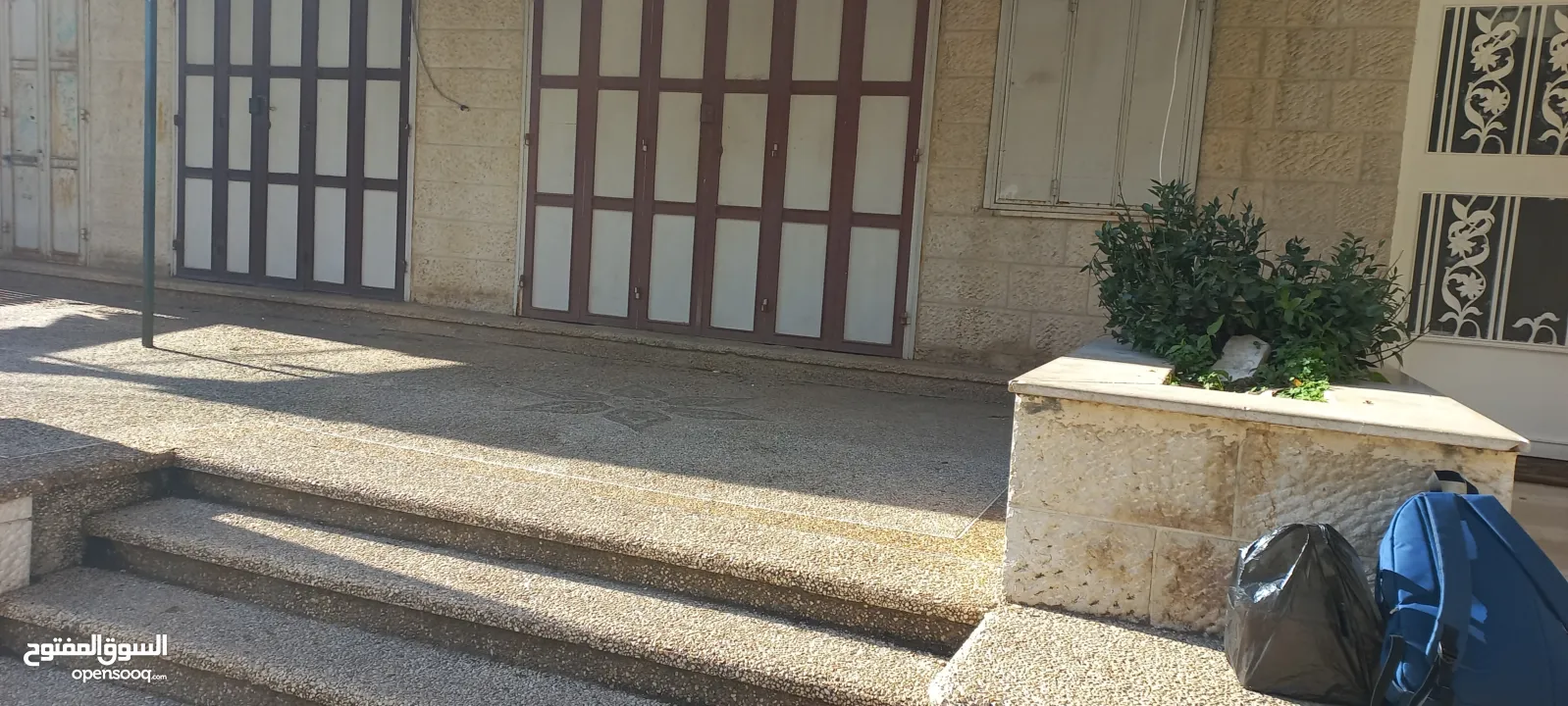 محلين للأجار على الشارع في عمارة الابرار