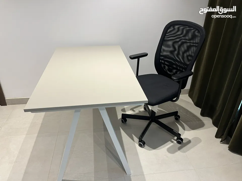 Office chair and table + 2 side small stands