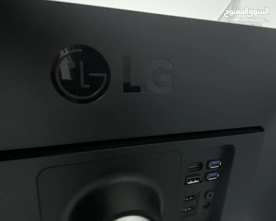 شاشة ‏LG Ultrafine 27UN880-B