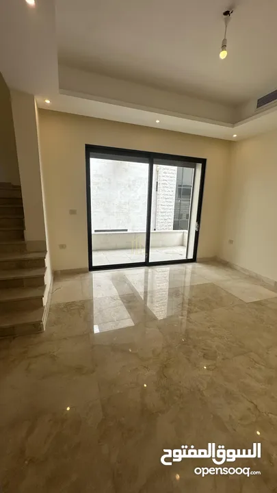 تملك فيلا مميزة من أربع طوابق ضمن كومباوند في أرقى مناطق دابوق بسعر مميز / ref 9475