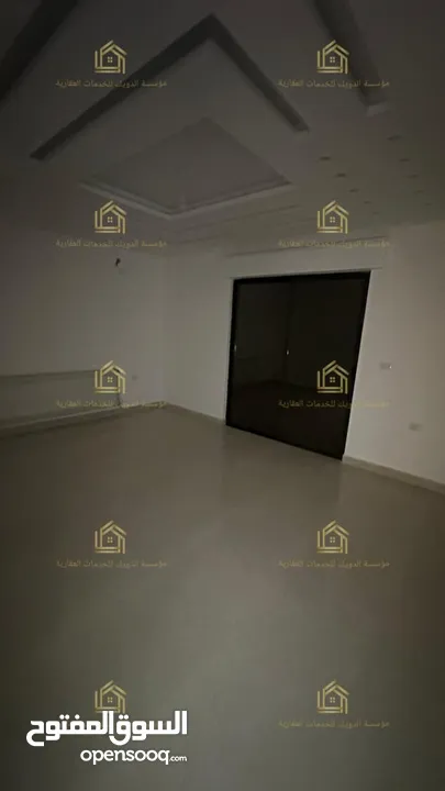 شقة فاخرة - لم تسكن - طريق المطار - 4نوم 2ماستر - 230م - قرب الخدمات العامة
