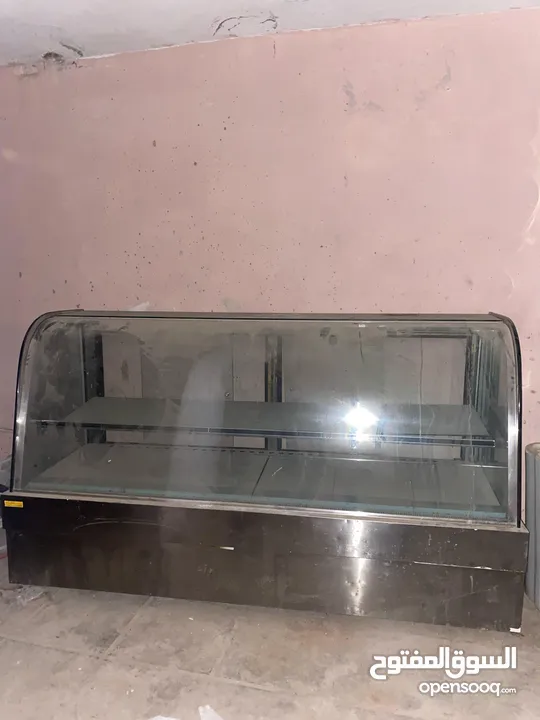 ثلاجه عرض للبيع بسعر 200