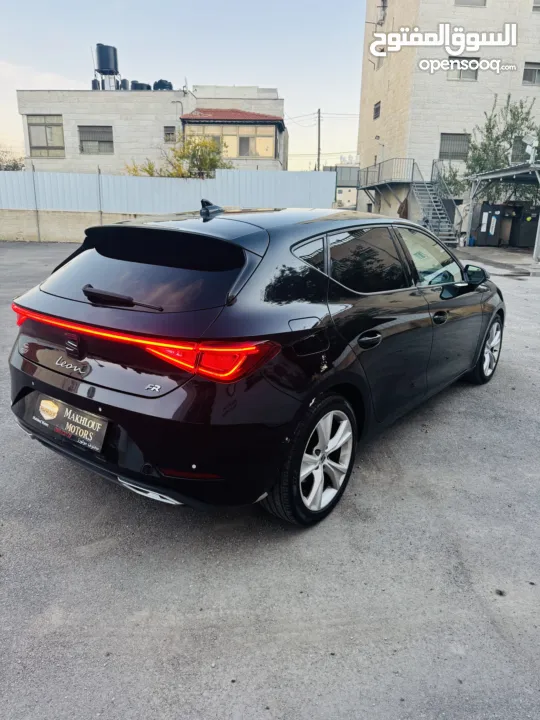 سيات ليون افر