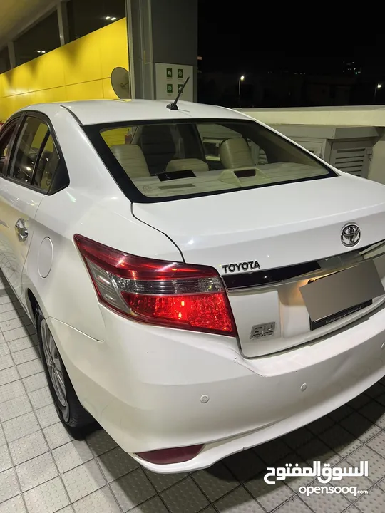 Toyota yaris 2015