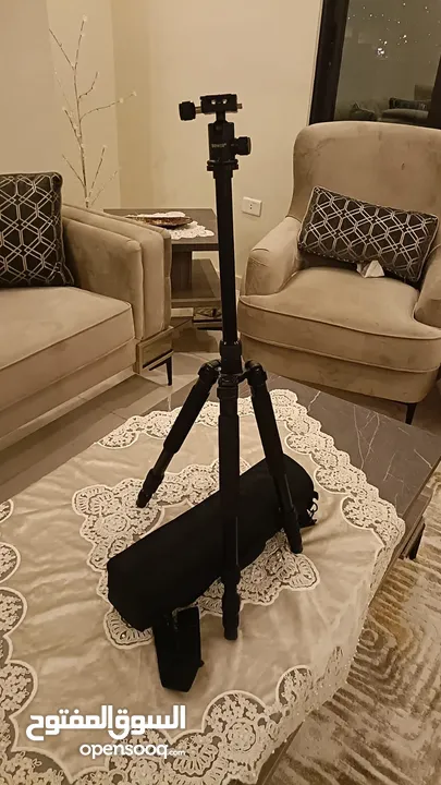 أغراض ولوازم كاميرا للبيع و   رينغ لايت يمكن البيع كلا على حدة