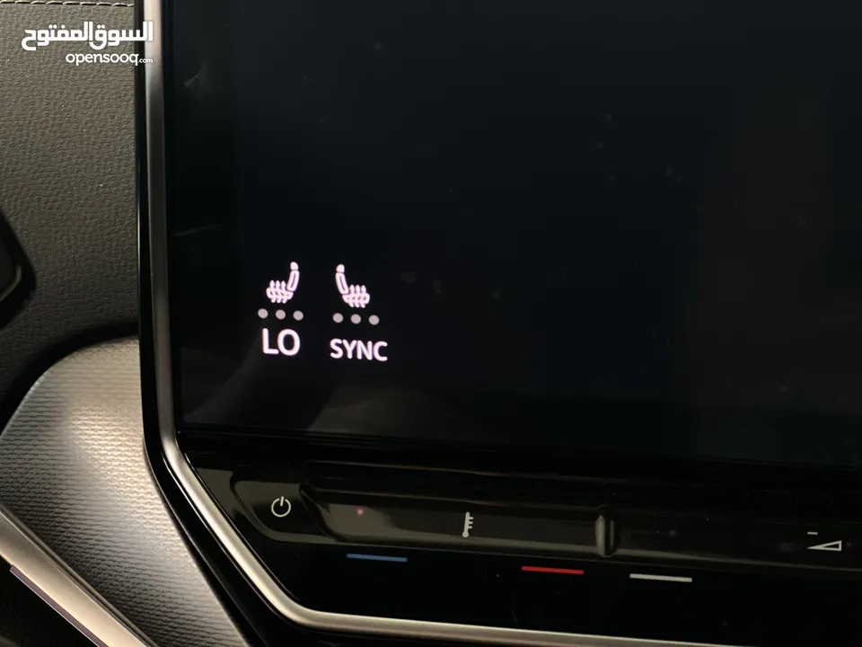 VW ID4 CROZZ PRO 2024 PIANO BLACK أبيضّ لؤلؤي