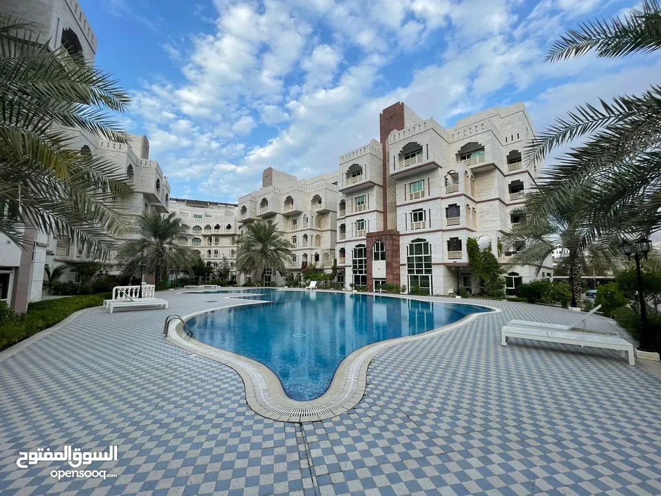 2 BR Pool View Apartment in Bausher with Facilities