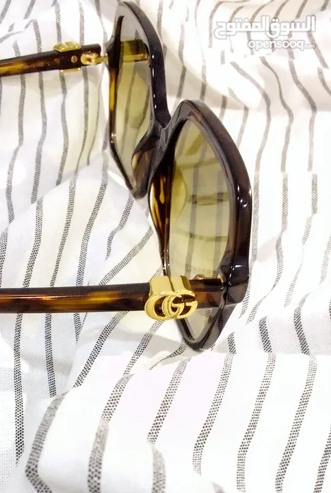 نظارات Gucci اصلية شبه جديدة.Authentic Gucci sunglasses