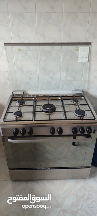 غاز خمس عيون بحالة ممتازة للبيع بسبب السفر