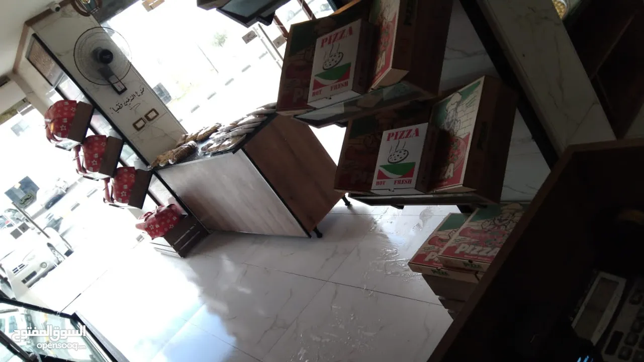 عدة محل حلويات كاملة للبيع بسعر مغري