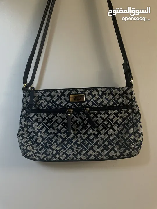 TOMMY HILFIGER NAVY BLUE BAG!