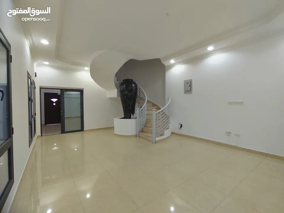 For Rent 4Bhk + 1 Villa In Al Azaiba   للإيجار 4 غرف نوم + 1 فيلا في العذيبة