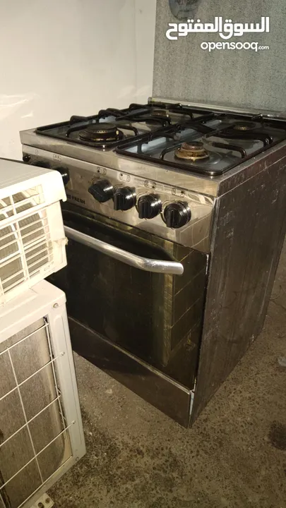 مكيف 1.5طن وغاز طبخ 4 عيون