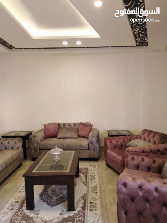 روووف سعر البلاش مساحة 204 متر من الداخل ساحات 60 متر على شارعين