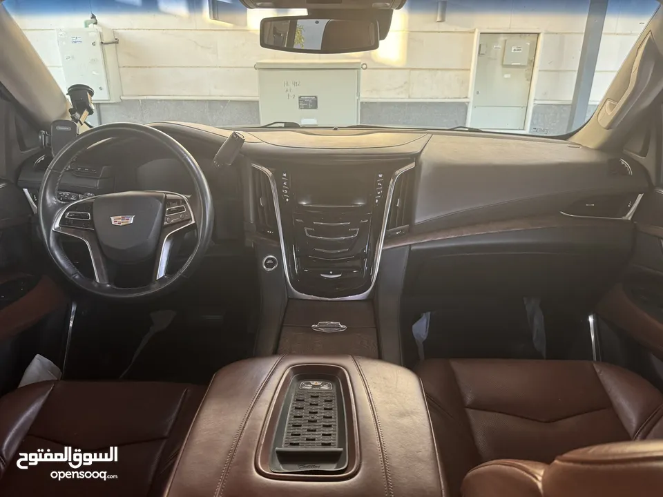 2015 Cadillac Escalade 1 owner GCC