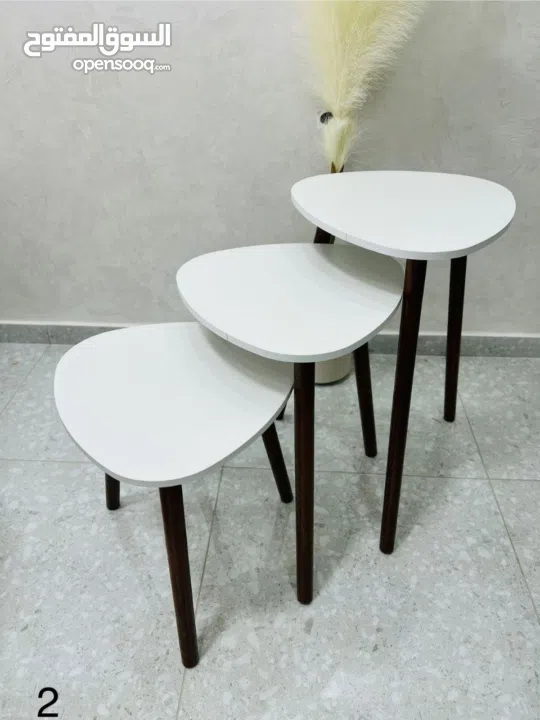 طقم من 3 طاولات متداخلة بتصاميم هندسية أنيقة تناسب كل ديكور، سواء مودرن أو كلاسيك