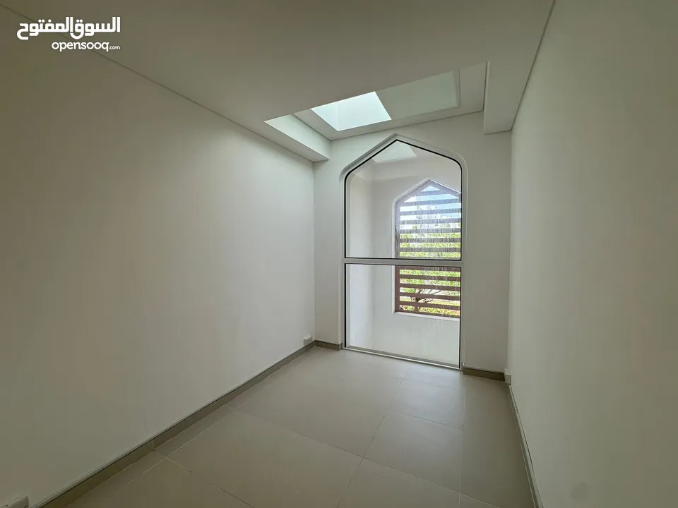 3 BR Elegant Townhouse for Rent – Al Mouj