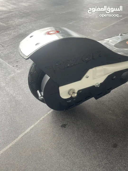 Razor - E200 Electric Scooter