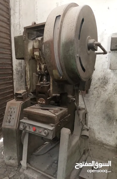 ماكينة نفخ عبوات مياه