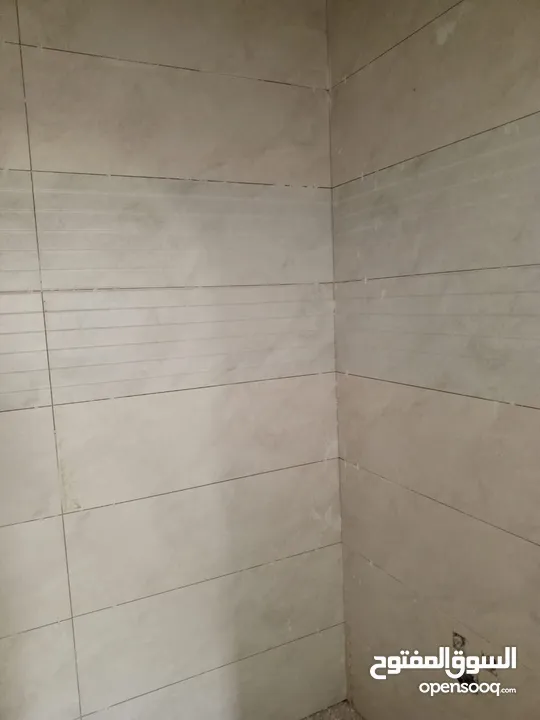 بيت جديدغير مسكون مكون من ثلاث طوابق المزرعه الغربيه