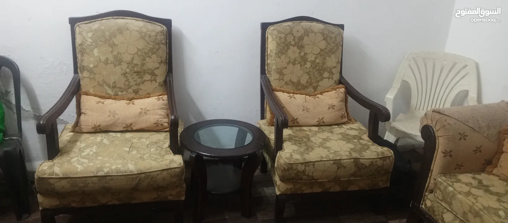 طقم كنب للبيع خشب زان ثقيل مع طقم طاولات زان ثقيل