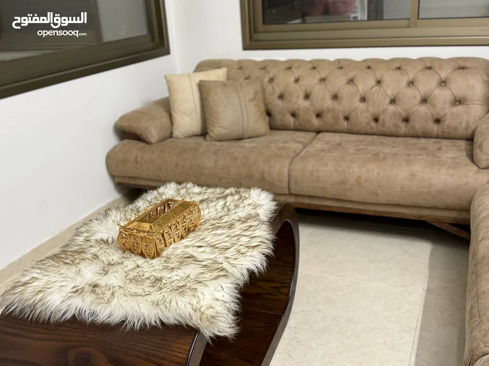 للبيع طقم كنبايات بحالة ممتازة