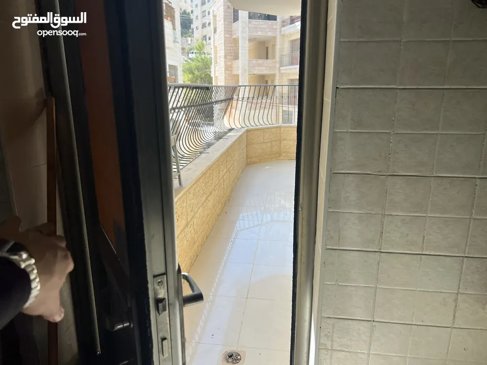 شقه واسعه مفروشة للبيع - حي المصايف