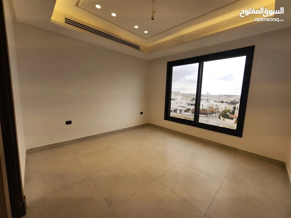 شقة فاخرة للبيع في منطقة الظهير - ref: 14486