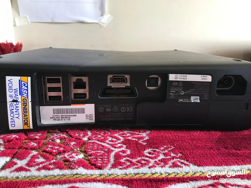 شبه جديدX box 360 مع كامل ملحقاته استعمال خفيف مع شاشة 32 بوصة