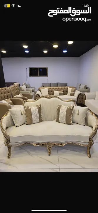 طقم نيو كلاسيك مودرن 9 مقاعد خشب زان فخم. كثيييييير ومرتب جديد وعرض ناااار 699 دينار فقط