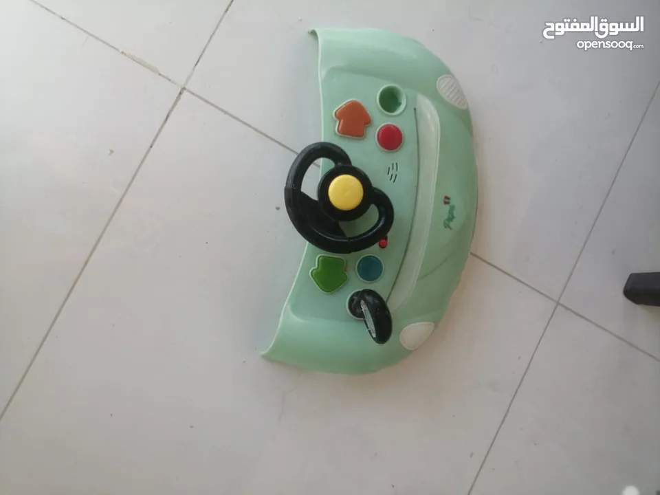 كرسي طعام +هزازه تشتغل على البطاريات السعر على التلفون+كراجه اطفال