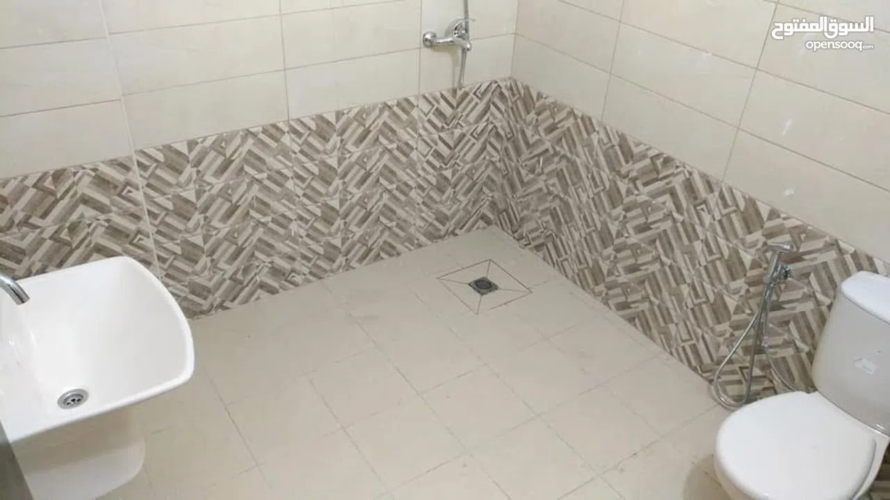 شقة مشطبة حديثا للبيع